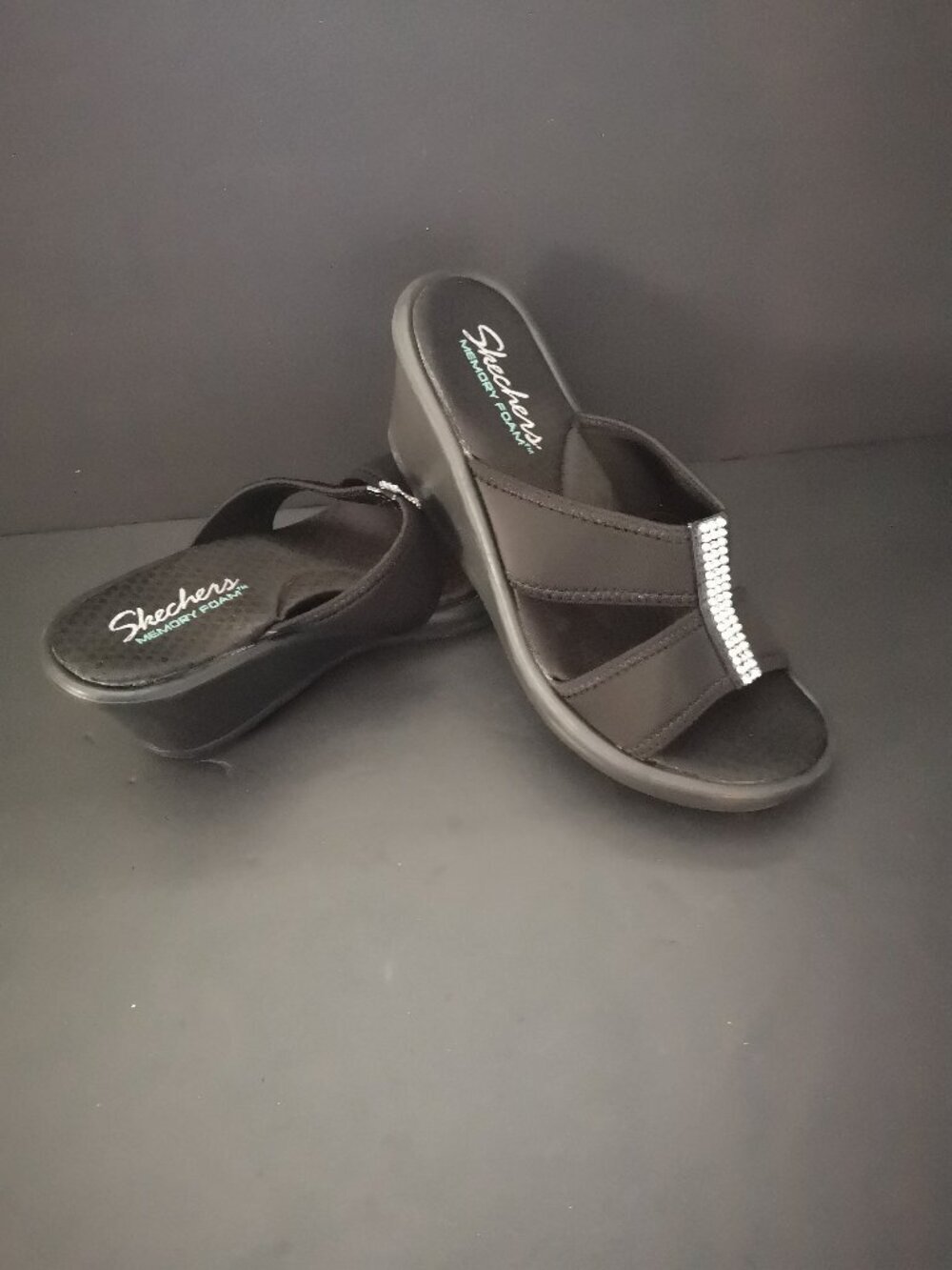 Skechers Ladies Size 8 Black Rumblers Wedge Sandals with Rhinestones